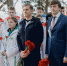 Финалисты «Большой перемены» возложили цветы к памятнику героев-артековцев - Online47.Ru
