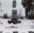 Воспитанники ресурсного центра в Свирьстрое очистили от снега территорию воинского захоронения - ЛенТВ24