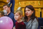 Грамотами и подарками отметили 25 участников конкурса детских рисунков "Город будущего"
