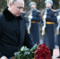 Владимир Путин возложил цветы к Рубежному камню на Невском пятачке - Единая Россия