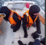 Пассажиров прогулочного судна спасли из Баренцева моря и увезли в Териберку - 47 новостей