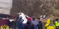 Во Владивостоке автомобиль упал с высоты 12 метров. Водитель чудом выжил - 47 новостей