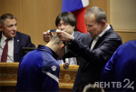 Фоторепортаж: губернатор Ленобласти наградил футбольную команду «Ленинградец»
