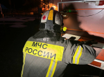 После атаки беспилотников в Энгельсе полыхает предприятие
