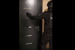«За съемку контента». Как полиция заходила к создателю и актерам порностудии в Петербурге