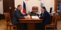 Сергей Перминов представил Александру Дрозденко годовой сенаторский отчет - Online47.Ru