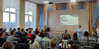 Активисты «Единой России» приняли участие в акции «Сдаем вместе. День сдачи ЕГЭ родителями» - Единая Россия