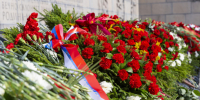 В Петербурге после кражи букетов с мемориала 8 марта возбуждено дело о надругательстве над телами умерших - 47 новостей