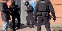 В 30 дарксторах Петербурга экономическая полиция проверила больше 150 курьеров-иностранцев - 47 новостей