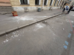 В Петербурге ребенок находится в тяжелом состоянии после падения облицовки с дома