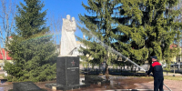 Сотрудники Леноблпожспаса собрали почти 400 кубометров отходов во время субботников - 47Channel.Ru