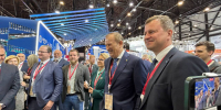 Александр Дрозденко осмотрел стенд Ленобласти на ПМЭФ-2025 - Online47.Ru
