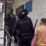 Двое дежурных полиции Петербурга задержаны за 390 тысяч взяток за «пробив» иностранцев - 47 новостей