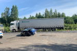Один человек погиб в аварии с грузовиком на «Южном полукольце» у Пустошки