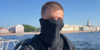 В Петербурге росгвардеец-водолаз достал со дна Невы потерянный телефон и вернул его владелице - Online47.Ru