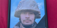 В Тихвине попрощались с погибшим в зоне СВО стрелком Анатолием Степановым - 47Channel.Ru