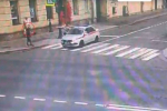 В Петербурге мужчина убегал от росгвардейцев, разбрасывая дорогой парфюм