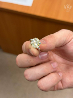 Пассажир из Дубая забыл задекларировать кольцо из платины на 7,3 млн руб