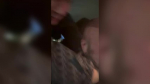 Дуэт агрессивных пассажиров избил таксиста и угнал такси в Петербурге - видео
