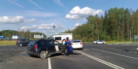 В столкновении трех авто на А-120 пострадали два человека - ЛенТВ24
