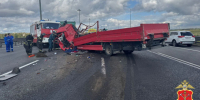 На КАД грузовик врезался в КАМАЗ - ЛенТВ24