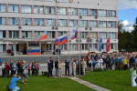 Следователи из Тихвина присоединились к патриотической акции, приуроченной ко Дню Государственного флага России