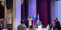 Александр Дрозденко поприветствовал участников форума работающей молодежи в Пикалево - ЛенТВ24