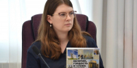 Ольга Занко поздравила школьников на линейке в Яснинской школе № 1 - Единая Россия