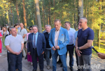 Александр Дрозденко проверил благоустройство парка «Белые пески» в Сосновом Бору