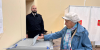 В Суоранде ветеран труда проголосовала на выборах губернатора Ленобласти - Online47.Ru