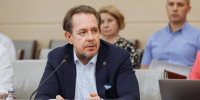 Политолог Асафов: В центре фокуса политики Дрозденко — человек и семья - ЛенТВ24