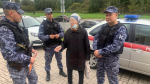 Росгвардейцы в Петербурге помогли потерявшей память пенсионерке