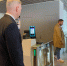 В Пулково протестировали систему прохождения контроля по биометрии - ЛенТВ24