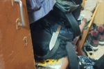 Мужчина с ножом пытался ворваться в квартиру к беременной соседке в Петербурге