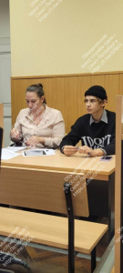 Вместе с пианисткой из Рахьи за стихийный концерт в центре Петербурга арестован барабанщик