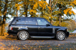 С парковки в Каменногорске испарился Range Rover пропавшего без вести на СВО