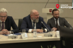 "Владеет традиционным оружием - стул". Губернатор Вологодчины похвалил первого заместителя за драку в Петербурге