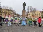 В Больших Лучках благоустроили площадь Ленина