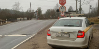 Ространснадзор в Лужском районе провел разъяснительную работу с водителями о безопасности на ж/д переездах - Комитет по транспорту