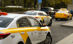 В Петербурге продлили запрет на работу мигрантов в такси и курьерских службах