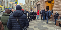 Журналисты ждут получения аккредитационных бейджей на Итоги года с Путиным-2025 - ЛенТВ24