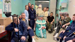 В госпиталях Ленобласти поздравили с Новым годом участников СВО