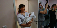 Молодые семьи Ленобласти могут получить выплату 300 тысяч рублей при рождении третьего ребенка - Online47.Ru