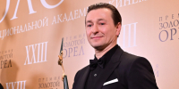 Актер Безруков отсудил компенсацию у продавца масок со своим лицом - 47 новостей