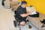 «Был заживо погребен за 60 тысяч». Ветерану СВО без ног помогли вырваться из пансионата для пожилых в Мультицентр во Всеволожске
