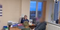 В Киришах будут судить мужчину за покушение на убийство. После удара ножом его знакомый выбрался из квартиры - 47 новостей
