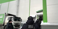 На складе и в магазинах крупной торговой сети полиция тревожила 300 рабочих-иностранцев - 47 новостей