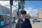 В Петербурге юный самокатчик въехал в автобус. Пострадали четверо - видео