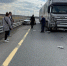На ЗСД остановившееся такси так размозжило фурой, что машину не узнать. А водитель - лишь в испуге, - фото - 47 новостей