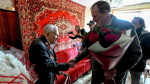 Александр Дрозденко поздравил с наступающим Днем Победы ветерана Ивана Кулиша